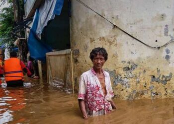 فيضانات إندونيسيا.. عشرات الضحايا وعدد المفقودين يتجاوز الـ75 1