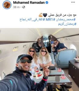 من طائرته الخاصة.. محمد رمضان في أحدث ظهور مع فريق عمله 1