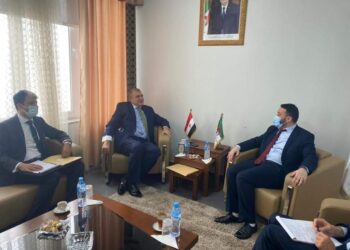 سفير مصر بـ الجزائر يبحث مع وزير المؤسسات الصغيرة الجزائري التعاون المشترك 5