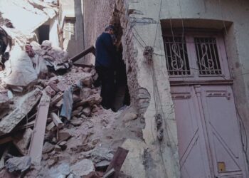 انهيارعقار بحي السيدة زينب بالقاهرة (صور) 3