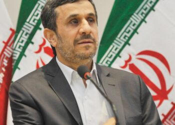 أحمدي نجاد يحذر من انهيار إيران: هناك خيانة 4