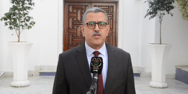 رئيس الوزراء الجزائري يقرر تكثيف حملة التلقيح ضد الكورونا في كافة الولايات 1