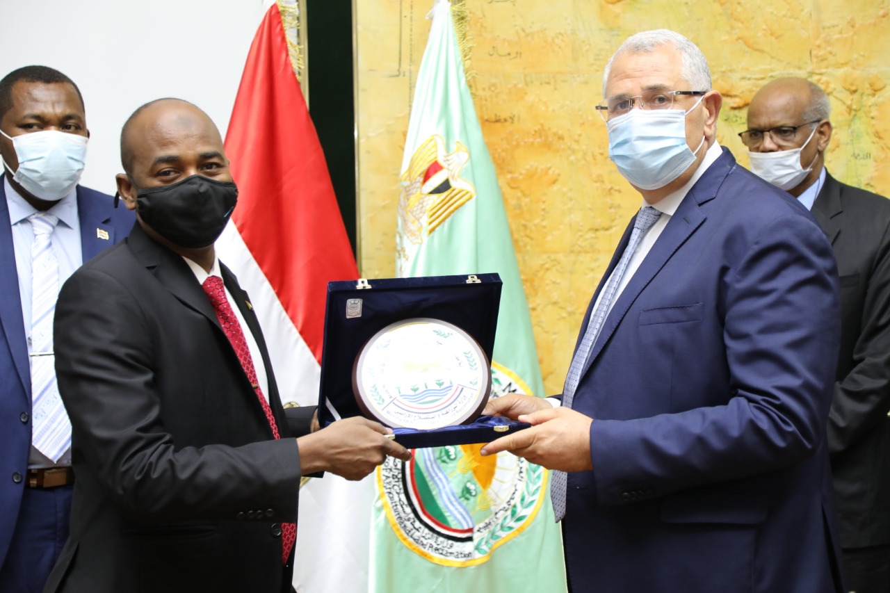 السيد القصير يلتقي وزير الثروة الحيوانية السوداني في ختام زيارته للقاهرة 3