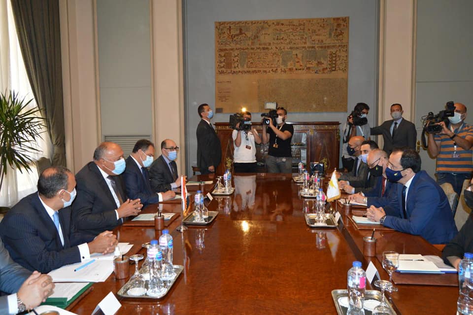 شكري يستقبل وزير خارجية قبرص للتشاور في موضوعات التعاون الثنائي و القضايا الإقليمية 3