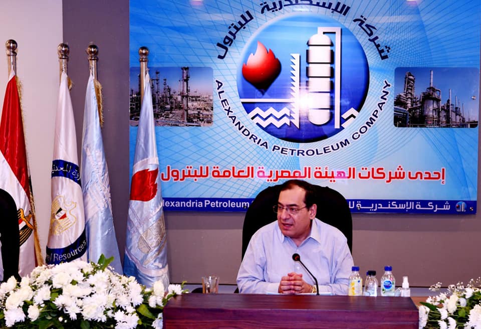 وزير البترول يتفقد شركات تكرير الإسكندرية للبترول وأموك وأنربك 1