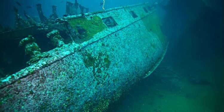 اكتشاف حطام مدمرة حربية بعد غرقها منذ 80 عام 1