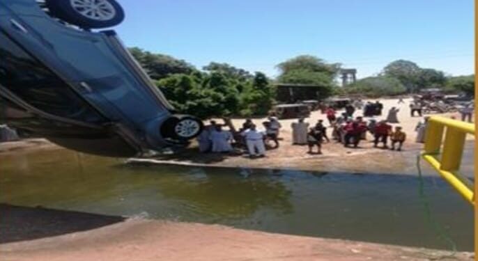 قوات الإنقاذ بالأقصر تتمكن من إنقاذ ثلاث أشخاص عقب سقوط سيارة بمياه نهر النيل…صور 1