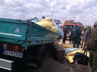 إصابة شخصين في حادث انقلاب سيارة جامبو بالبحيرة 3