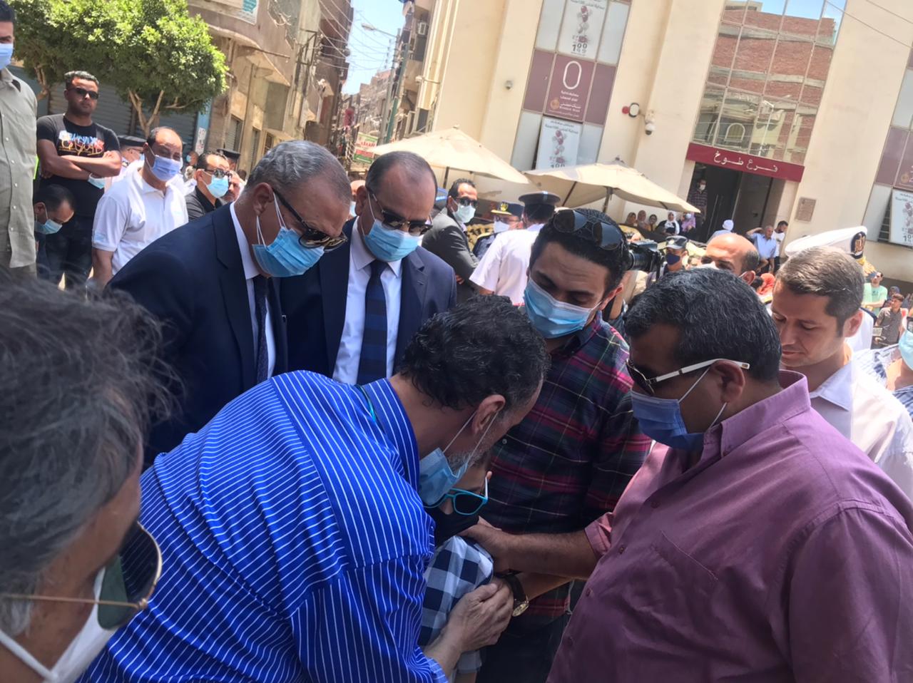 تشييع جثمان ضابط مرور القاهرة من مسجد العليمي بطوخ 4