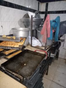 ضبط وإعدام طن أغذية غير صالحة للاستهلاك في سوهاج 9