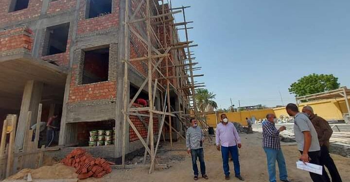 ضمن مبادرة حياه كريمه.. رئيس مدينة اسنا يتابع أعمال معاينة قطعه أرض لبناء مبنى حكومى للخدمات المتكاملة 1