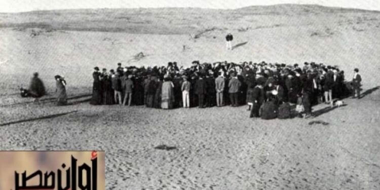 سارقو الأرض.. صورة نادرة لأول تجمع صهيوني لتأسيس تل أبيب 1