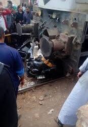 نجاة سائق "توك توك" من حادث قطار في العياط 9