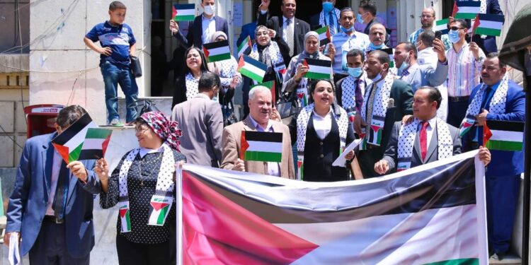وقفة المحامين تضامنا مع فلسطين