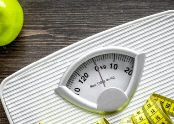 بالفيديو.. خبيرة تغذية: التوتر والمذاكرة يُسببان زيادة الوزن 7