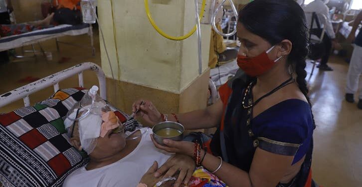 أحد مصابين الفطر الأسود في الهند