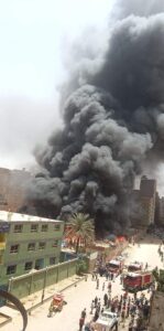 عاجل : حريق هائل بمخزن حي الهرم بأخر شارع الصفا والمروة بالطوابق 1