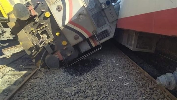عاجل: خروج عجلات جرار قطار دمياط طنطا عن قضبان السكة الحديد 1