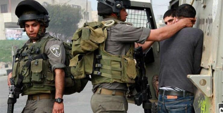 قوات الاحتلال تعتقل 20 فلسطينيا من الضفة الغربية
