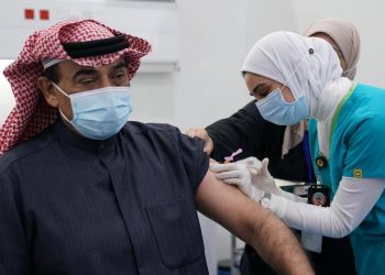 تطعيمات كورونا في الكويت