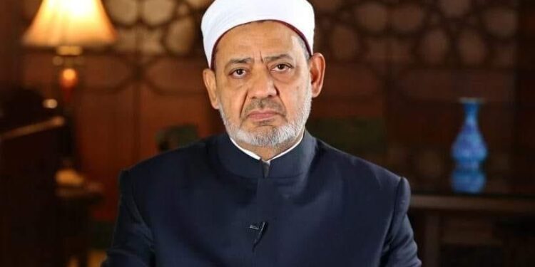 وزير الاوقاف يؤيد بيان الإمام الأكبر بشأن حرمة الاستبداد بالتصرف في الموارد الطبيعية المشتركة 1