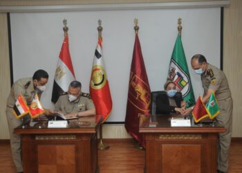 القوات المسلحة توقع بروتوكول تعاون مع كلية الطب بجامعة القاهرة 1