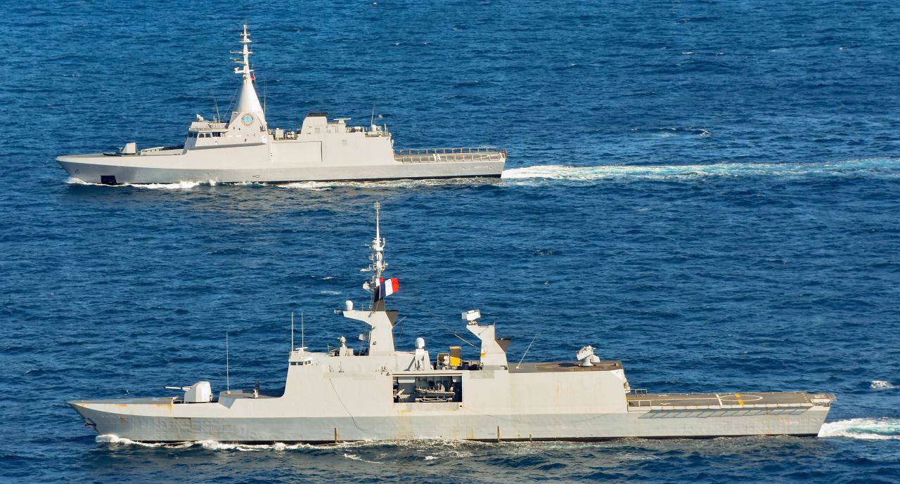 البحرية المصرية والفرنسية تنفذان تدريباً بحرياً عابراً فى نطاق الأسطول الشمالى 4