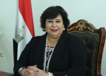 وزيرة الثقافة تسلم شهادات تخرج الدفعة الأولى من «مواهب مصر» 1