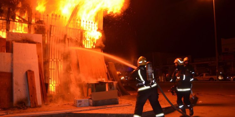 إخماد حريق داخل شقة سكنية فى الأزبكية دون إصابات 1