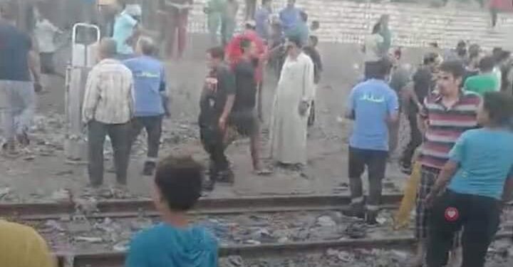 مصرع سيدة حادث تصادم قطار باتوبيس بمنطقة حلوان 1
