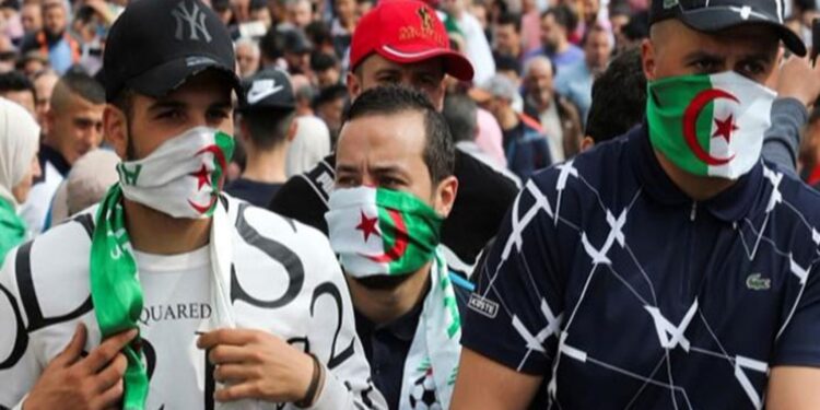 الجزائريون ينتخبون برلمانهم الجديد اليوم وسط تأكيدات حكومية بنزاهة الانتخابات 1