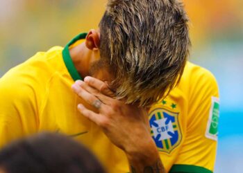 نيمار دا سيلفا - لاعب منتخب البرازيل