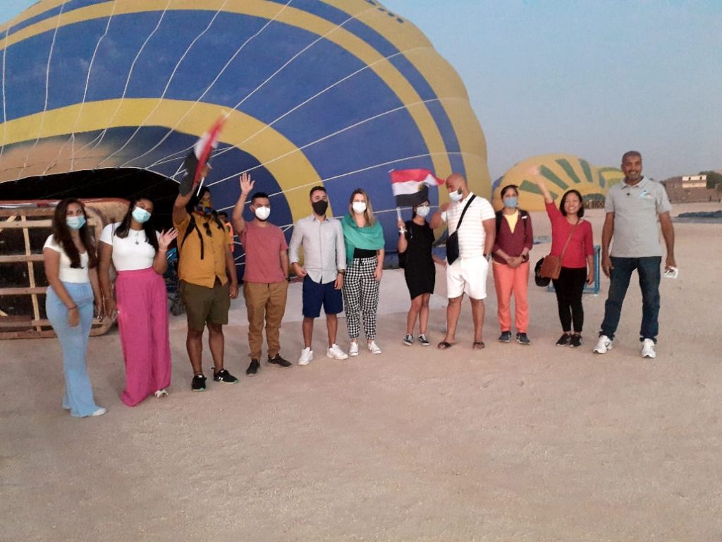 30 يونيو| 15 بالون طائر تزين سماء الاقصر بعلم مصر للاحتفال بثورة (صور) 3