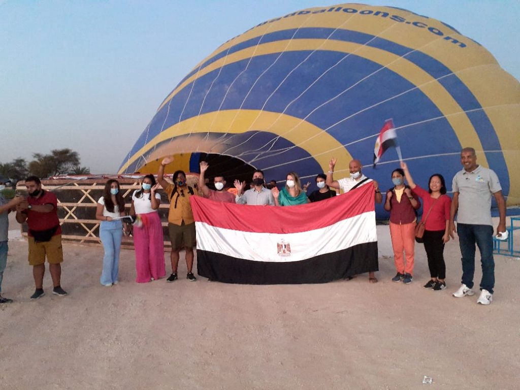 30 يونيو| 15 بالون طائر تزين سماء الاقصر بعلم مصر للاحتفال بثورة (صور) 4