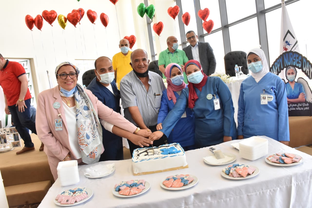 تكريم 40 ممرضا وممرضة من العاملين بمستشفى الأورام بالأقصر (صور) 7