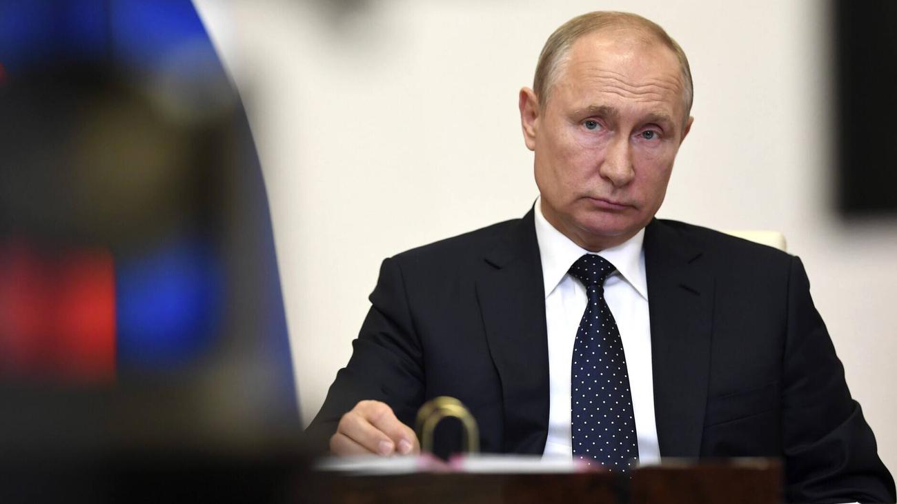 الرئيس الروسي: الحرب ضد فيروس كورونا متواصلة دون توقف 1