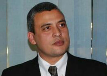 الدكتور حمدي سعد مدير عام مستشفى سوهاج الجامعي
