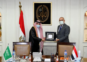 جانب من لقاء وزير التجارة السعودي - ووزير الاسكان المصري