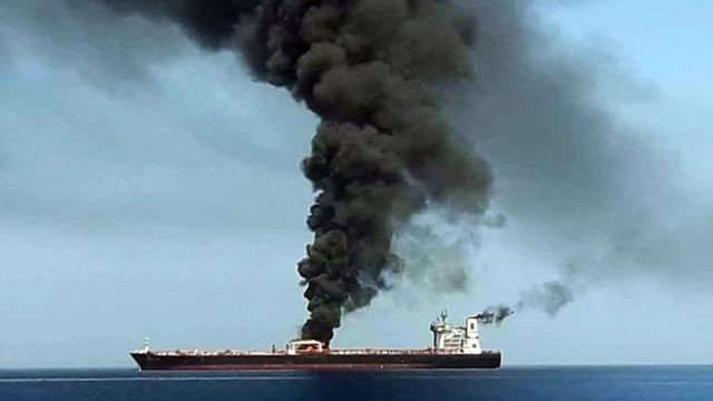 غرق أكبر سفينة عسكرية إيرانية