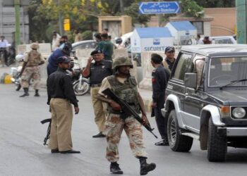 مقتل جنديين شرطة بباكستان