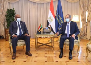 وزير الاتصالات ونظيره السوداني