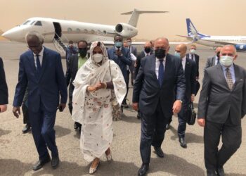 وزير الخارجية يصل السودان