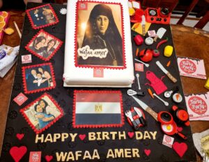 وفاء عامر تحتفل بعيد ميلادها بقالب تورتة ضخم (صور) 1