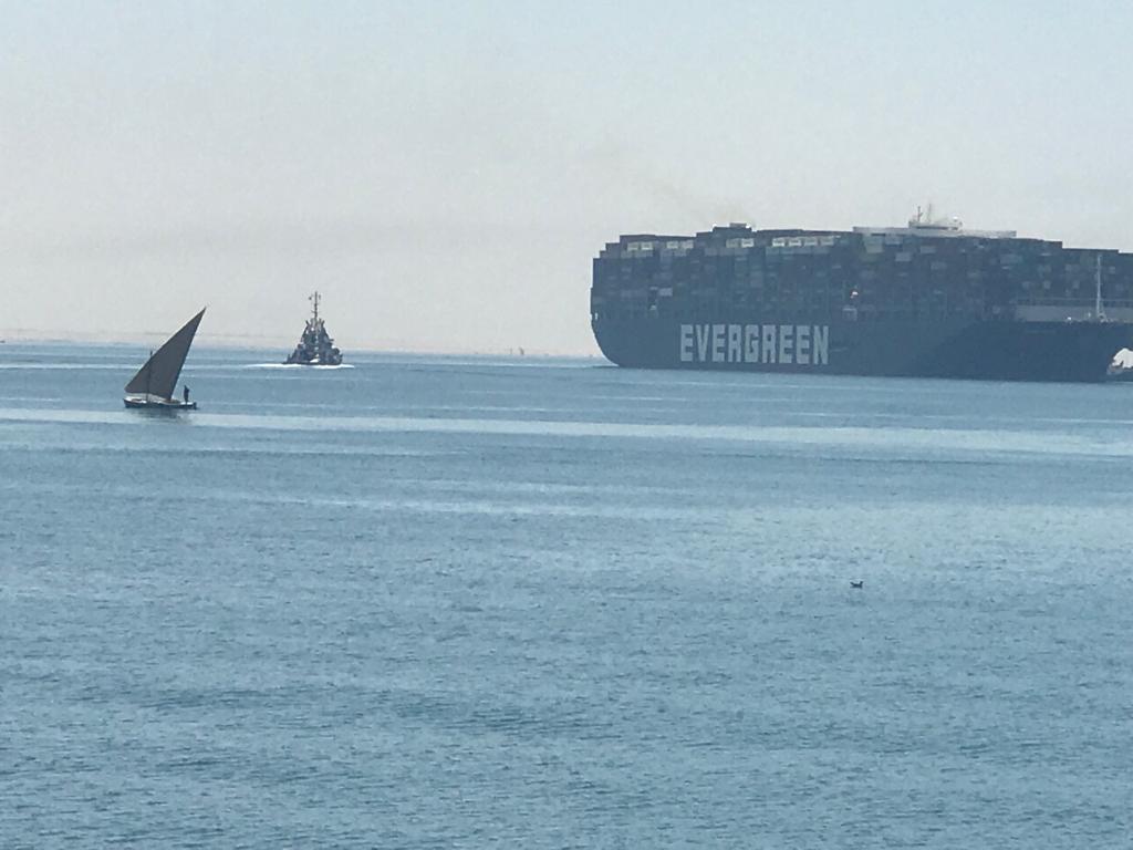 «إيفرجيفن».. قناة السويس توقع عقد التسوية مع السفينة الجانحة رسميا 2