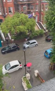 فيضانات لندن اليوم.. أمطار غزيرة قبل بدء موجة الحر 3