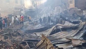 السيطرة على حريق ضخم بمعرض تجاري بمدينة طهطا بسوهاج 5