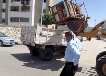 حملة مكبرة لرفع وإزالة الإشغالات بالمجمعات التجارية بمدينة الشروق 2