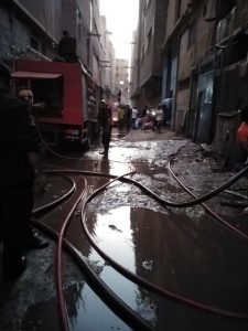 السيطرة على حريق بمصنع منسوجات في شبرا الخيمة 1