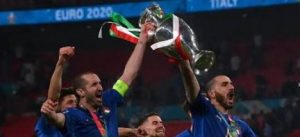 الصحف الإيطالية| عودة الحياة.. ماذا قالت عقب تتويج ايطاليا بـ يورو 2020 1