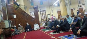 محافظ القليوبية يؤدي صلاة عيد الأضحى المبارك بمسجد ناصر وسط فرحة المواطنين 2